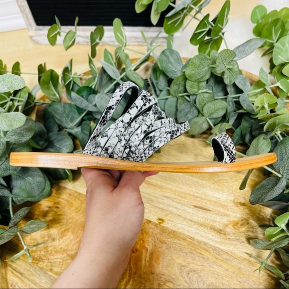 NEW Band of Gypsies - Iona Snake Print Sandal 6 - Picture 12 of 14